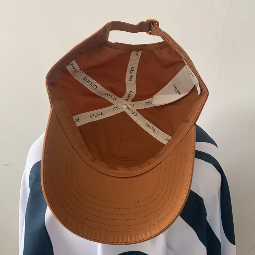 Celine Tan Cap with Cream Emblem - Picture 6 of 6